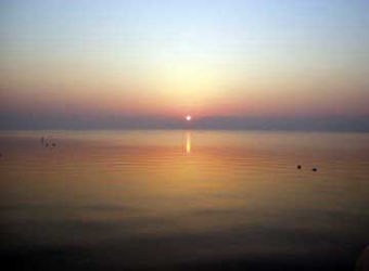 美しい琵琶湖の日の出